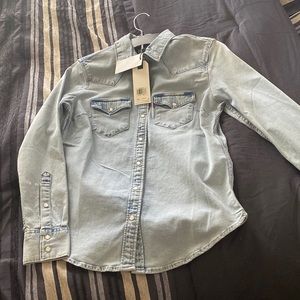 Levi’s denim light wash shirt